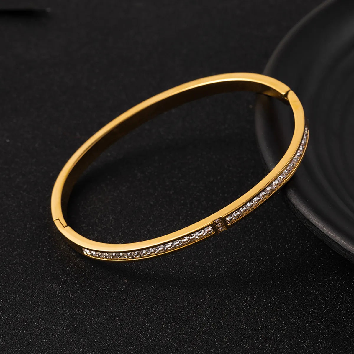 Basic Classic Style Round Titanium Steel Inlay Zircon Bangle