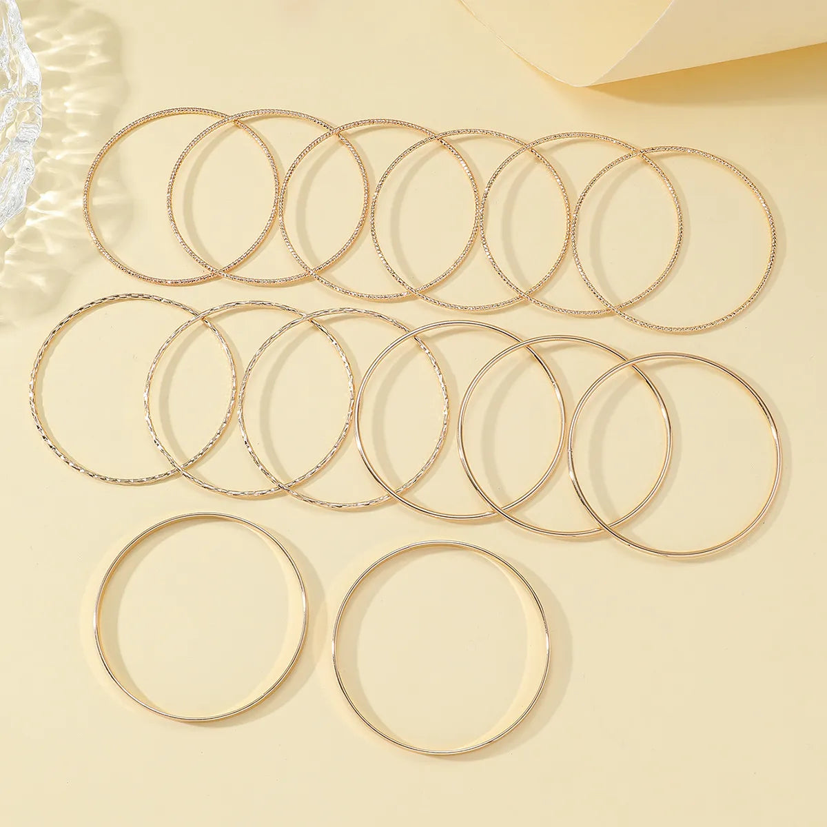 Basic Classic Style Solid Color Alloy Wholesale Bangle