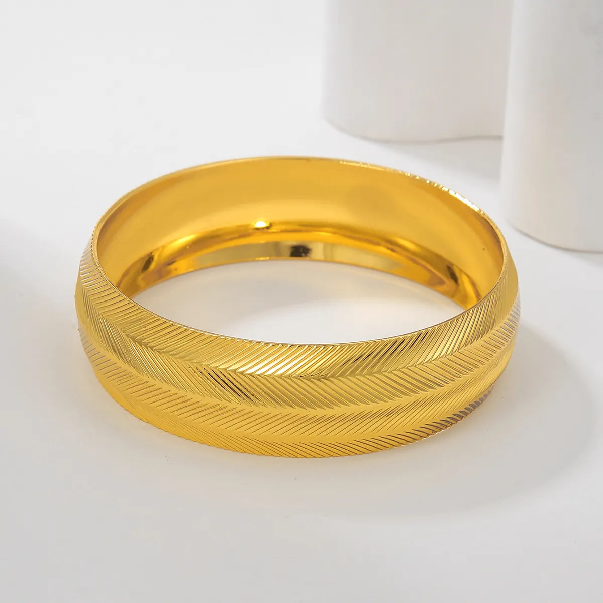 Basic Classic Style Solid Color Copper Plating 18k Gold Plated Bangle