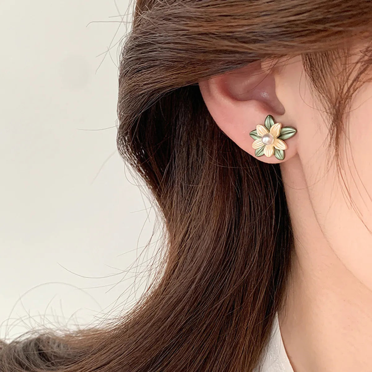 Basic Flower Alloy Inlay Pearl Women's Ear Studs