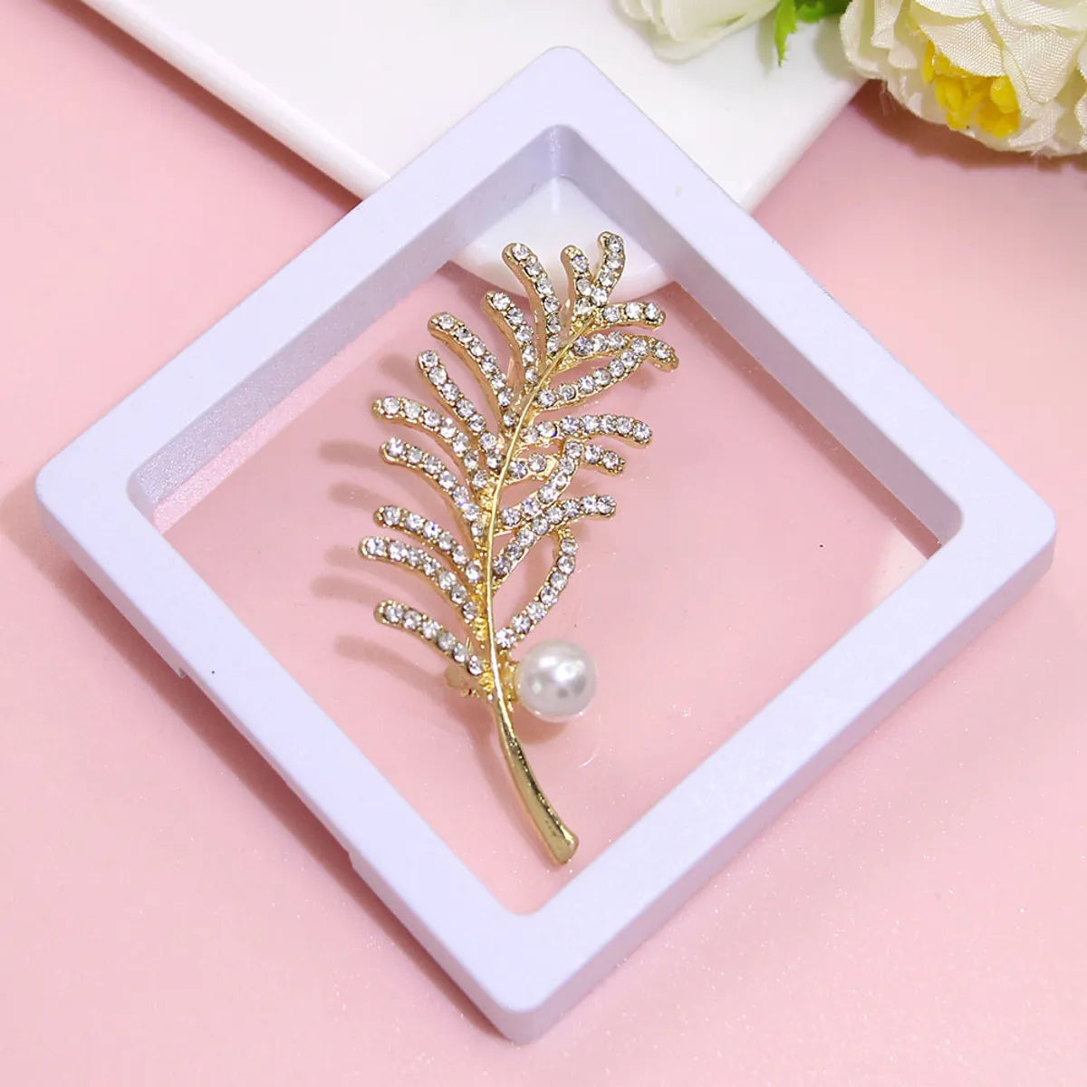 Basic Modern Style Classic Style Animal Flower Alloy Plating Inlay Artificial Pearls Rhinestones Women'S Brooches