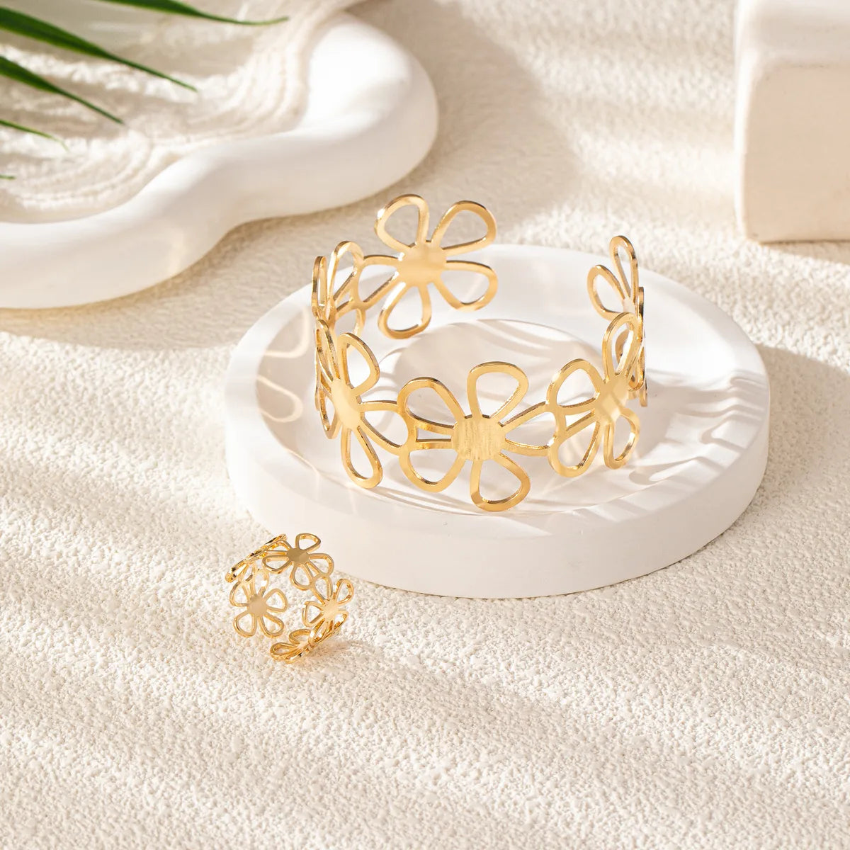 Basic Modern Style Classic Style Flower 14K Gold Plated Alloy Wholesale Rings Bracelets Jewelry Set