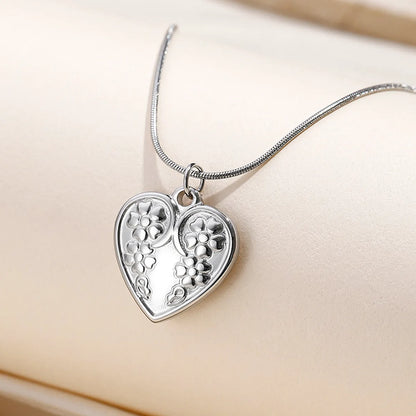 Wholesale Jewelry Basic Retro Classic Style Heart Shape 304 Stainless Steel Pendant Necklace