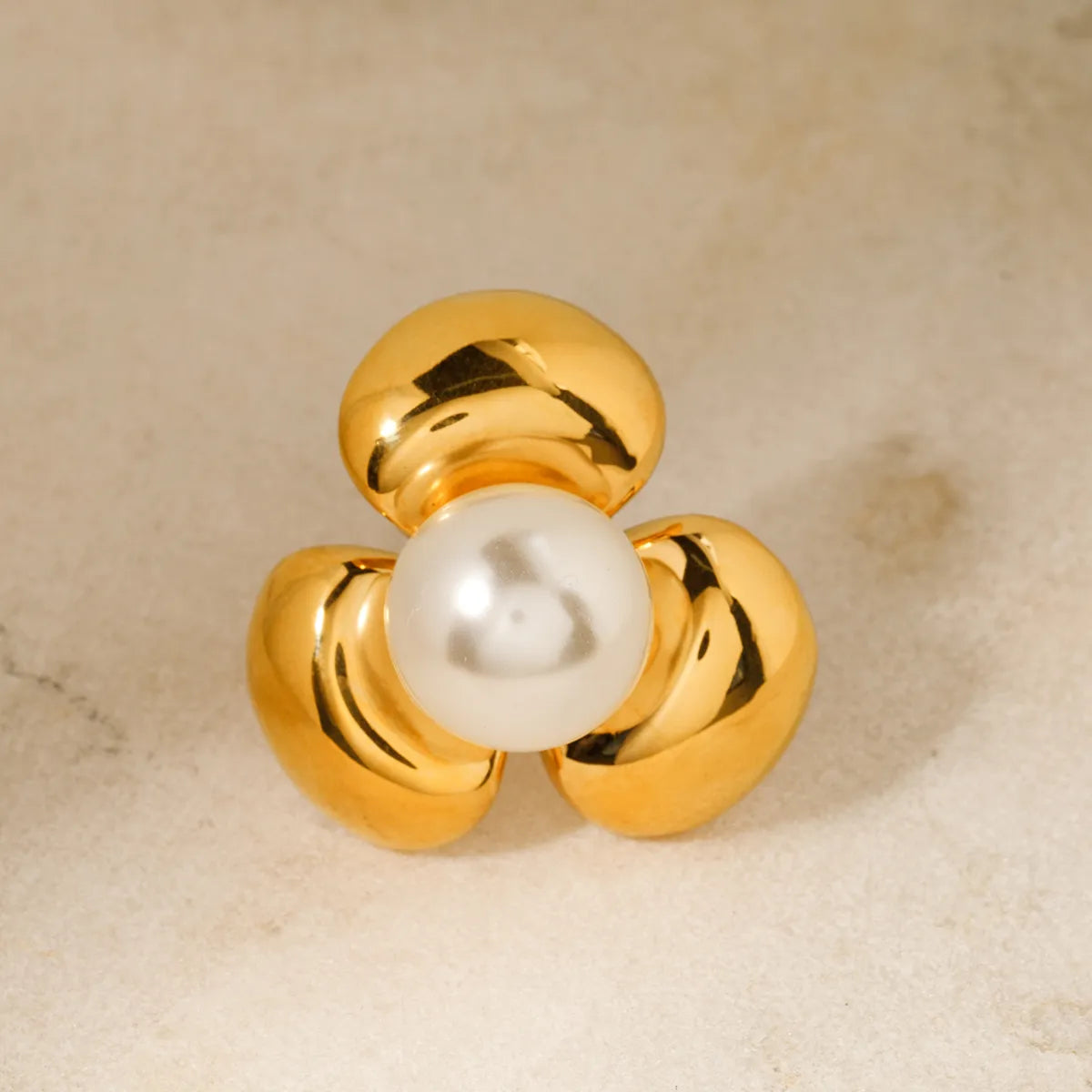 Basic Retro Flower Stainless Steel Artificial Pearl Plating 18k Gold Plated Rings