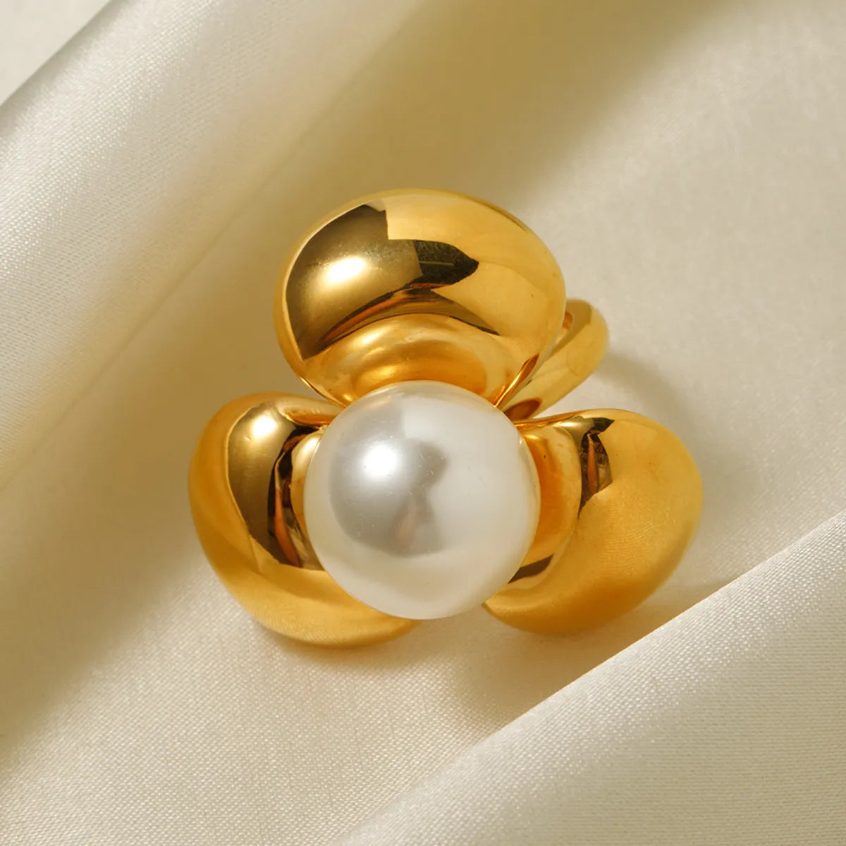 Basic Retro Flower Stainless Steel Artificial Pearl Plating 18k Gold Plated Rings