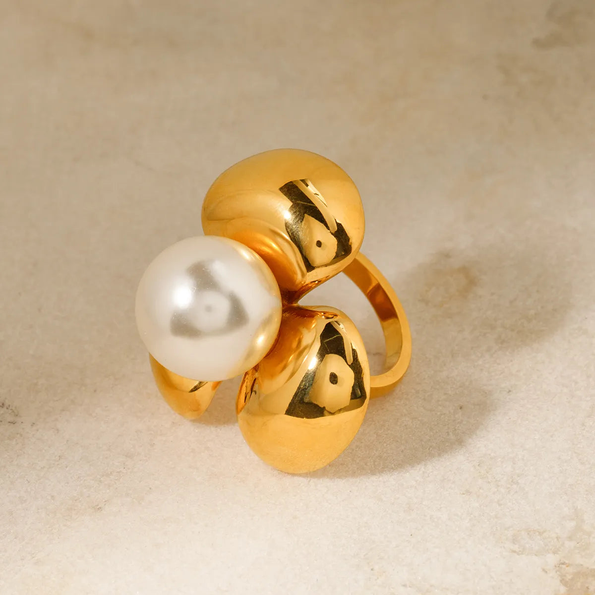 Basic Retro Flower Stainless Steel Artificial Pearl Plating 18k Gold Plated Rings