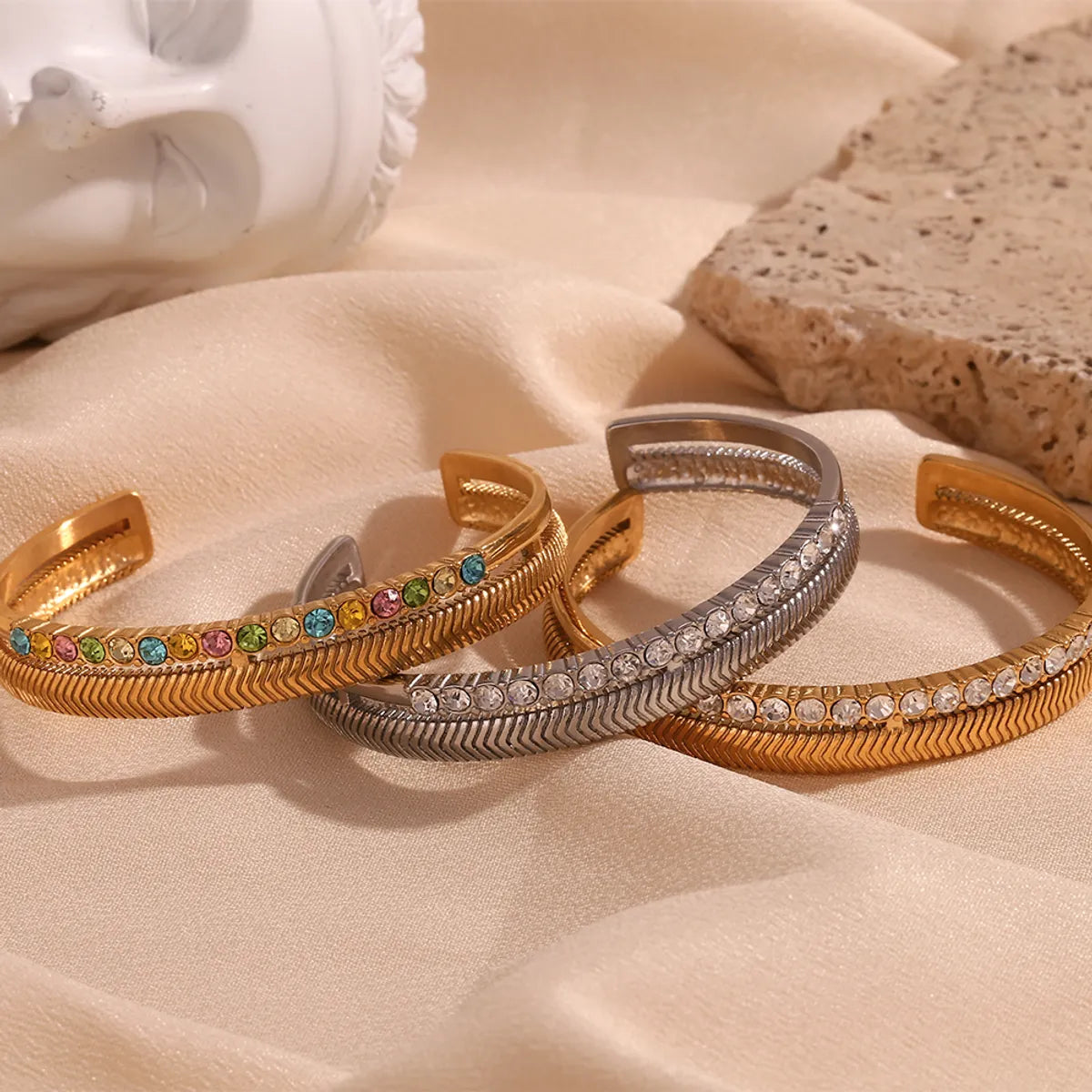 Basic Simple Style Classic Style Solid Color Stainless Steel 18k Gold Plated Rhinestones Cuff Bracelets In Bulk