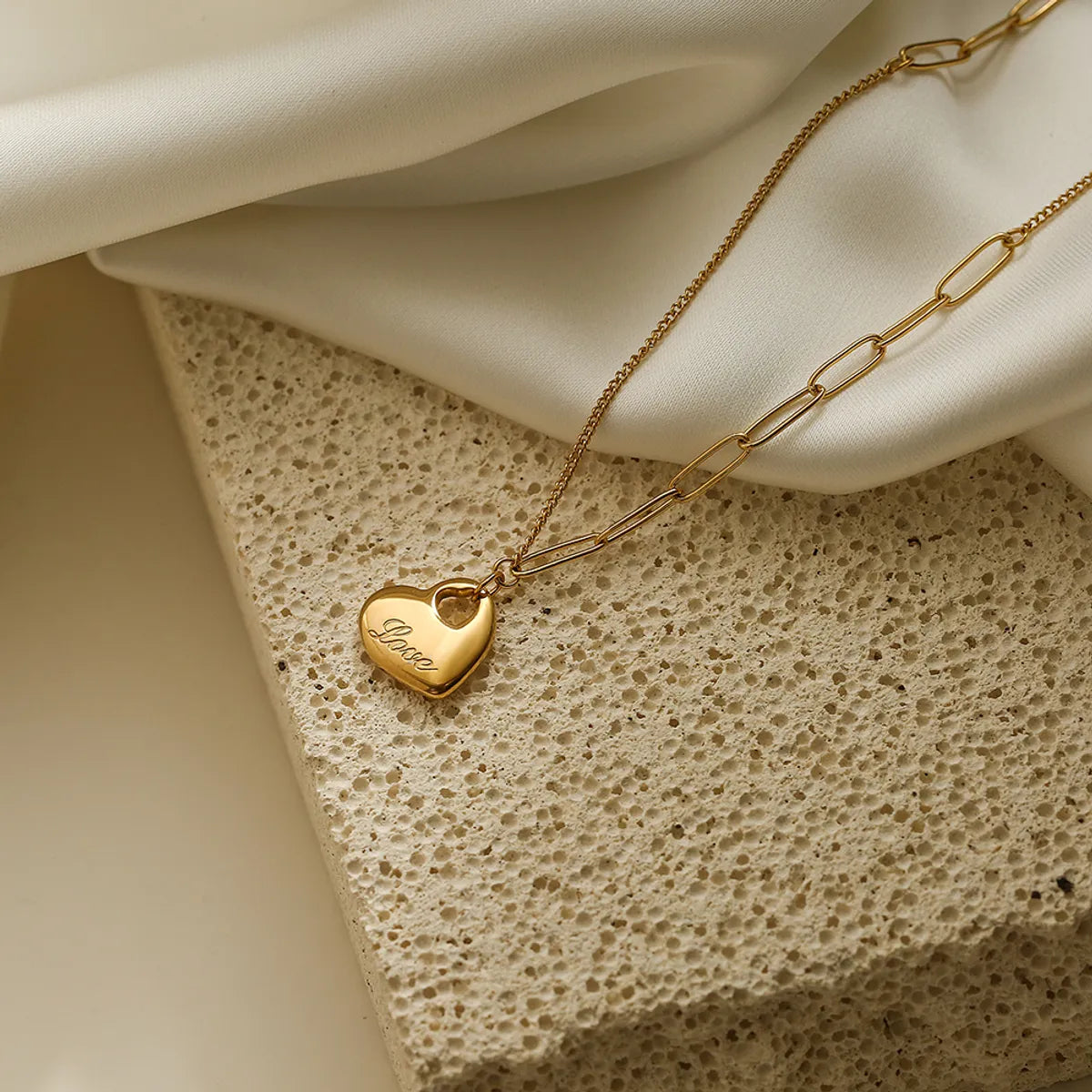 Basic Simple Style Streetwear Geometric Heart Shape Titanium Steel Plating Inlay Zircon 18k Gold Plated Pendant Necklace