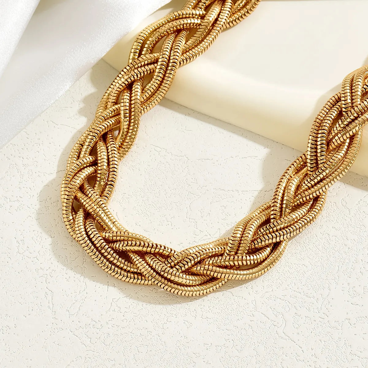 Basic Solid Color Alloy Layered Plating Gold Plated Women'S Necklace