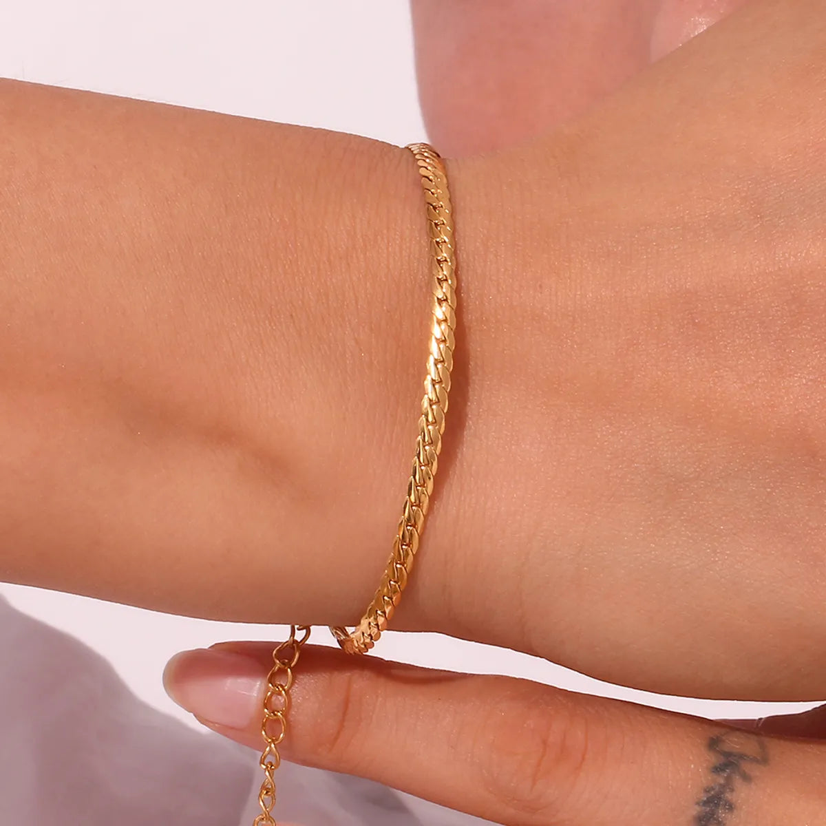 Basic Vintage Style Classic Style Solid Color Stainless Steel Plating 18k Gold Plated Bracelets