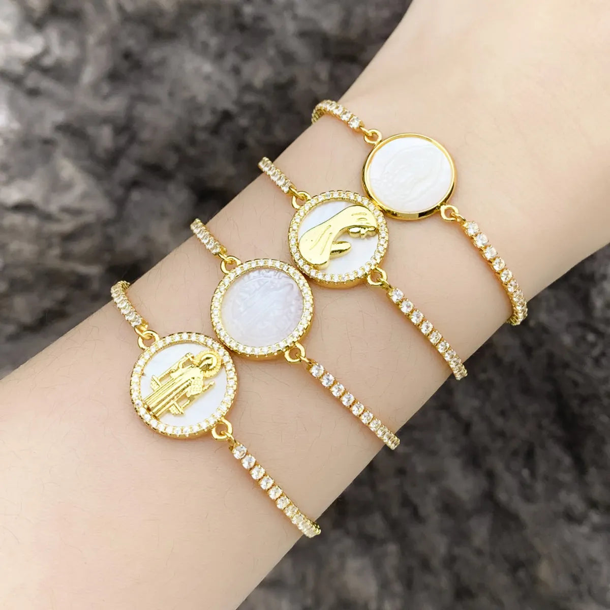 Basic Vintage Style Round Virgin Mary Copper Plating Inlay Shell Zircon 18k Gold Plated Bracelets