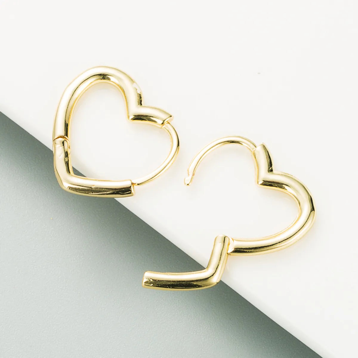 Brass 18k Gold Plated Heart-shaped Exquisite Earrings