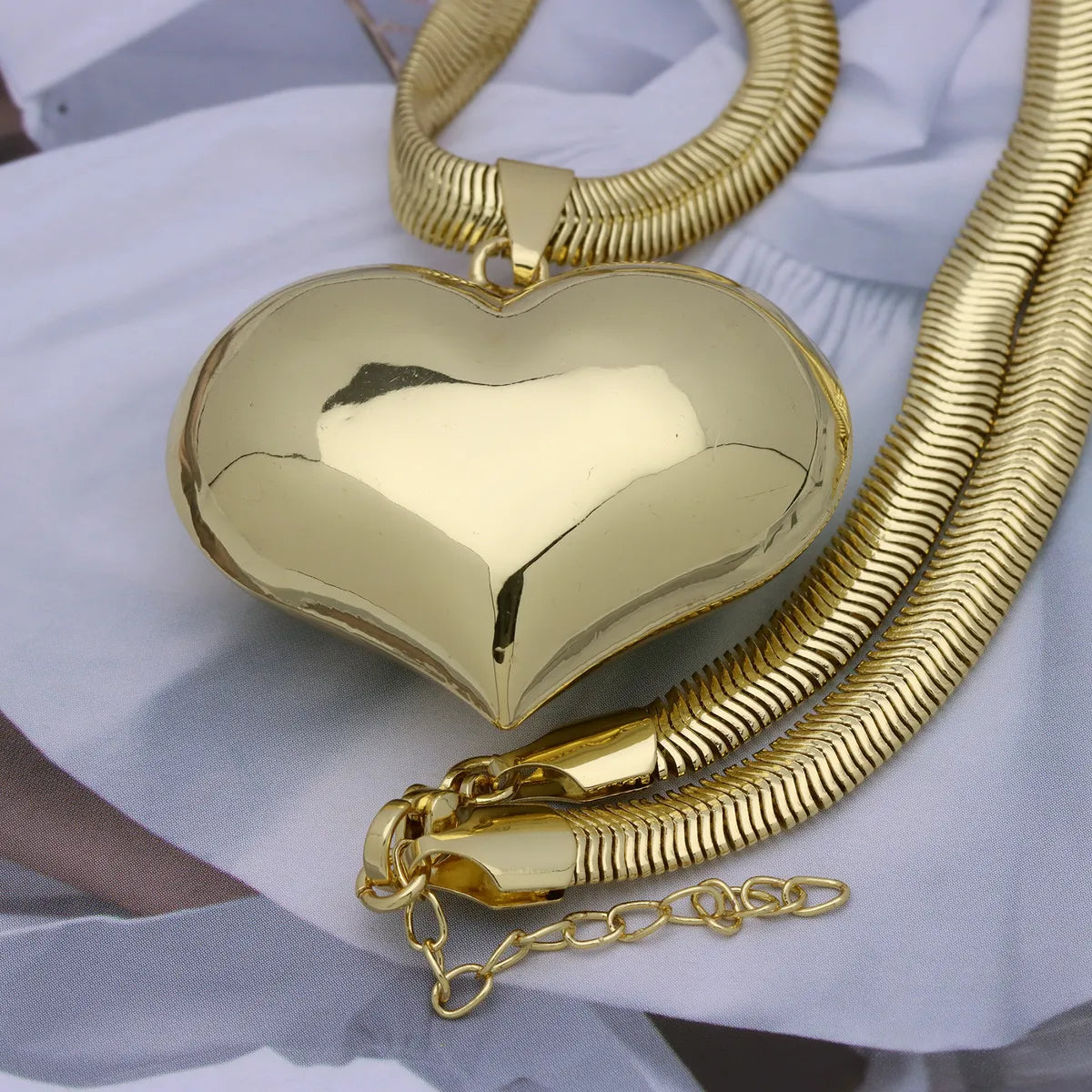 Brass Simple Style Classic Style Plating Heart Shape Pendant Necklace