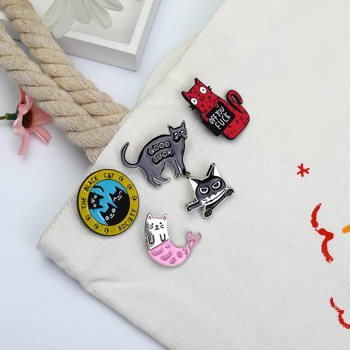 Cartoon Style Animal Alloy Plating Unisex Brooches