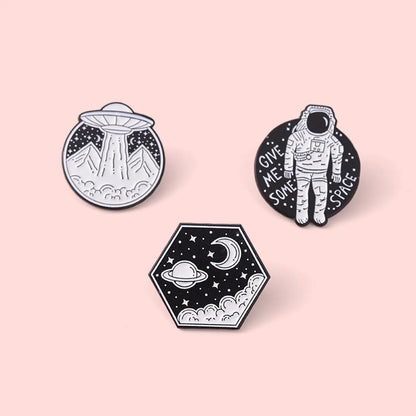 Cartoon Style Astronaut Spaceship Alloy Stoving Varnish Unisex Brooches