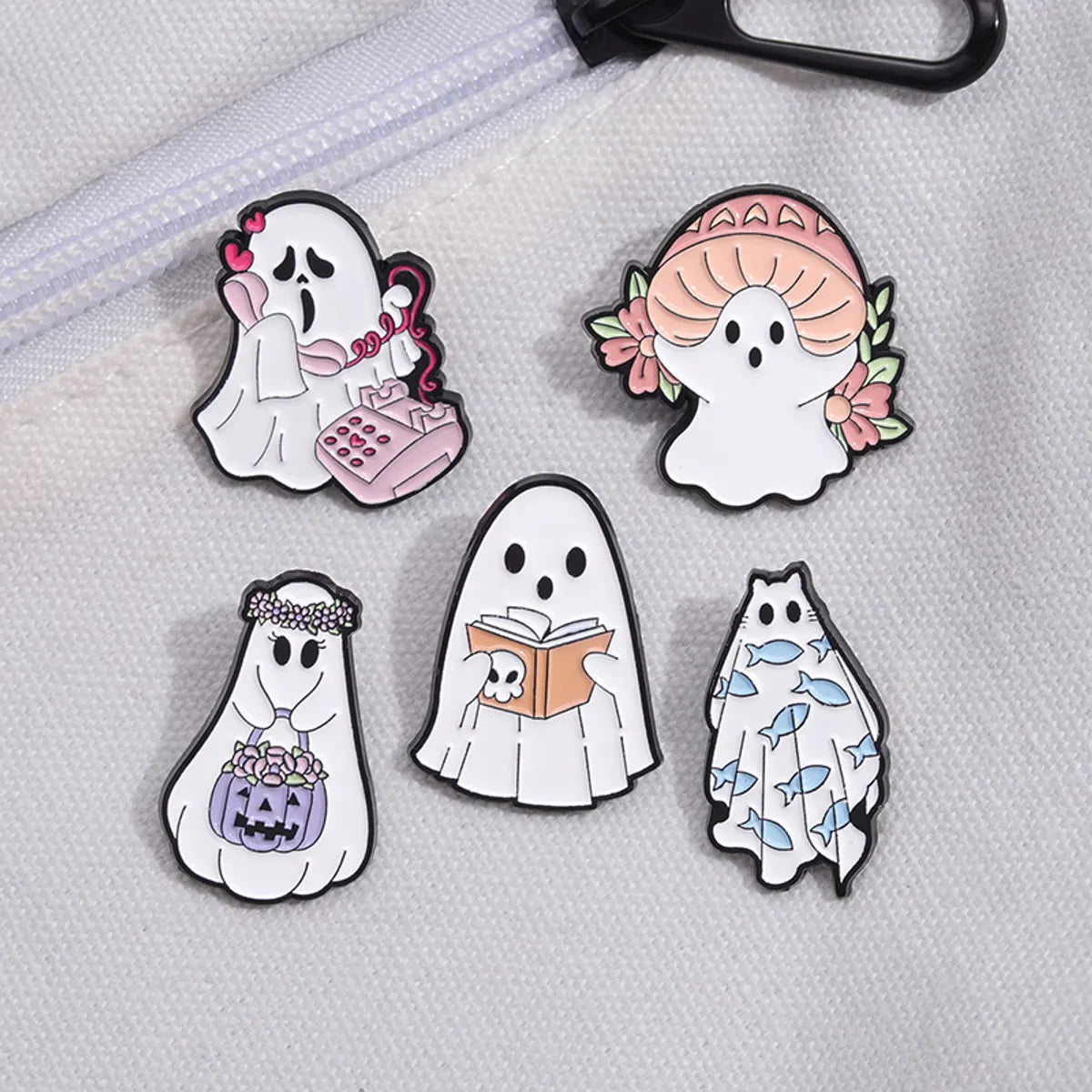 Cartoon Style Cowboy Style Halloween Pattern Ghost Devil Alloy Stamping Stoving Varnish Plating Women'S Brooches