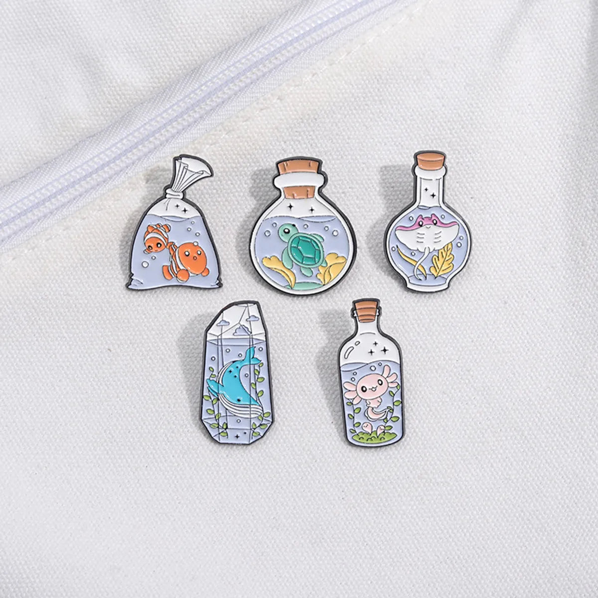 Cartoon Style Cute Animal Bottle Fish Alloy Stamping Stoving Varnish Plating Women'S Brooches