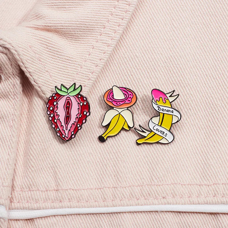 Cartoon Style Cute Sweet Fruit Strawberry Zinc Alloy Plating Unisex Brooches