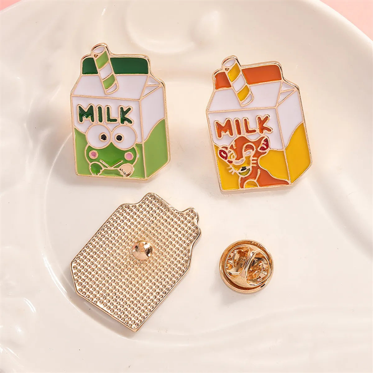 Cartoon Style Cute Sweet Letter Cat Box Alloy Enamel Plating Unisex Brooches Collar Pin