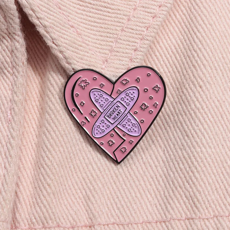 Cartoon Style Letter Heart Shape Alloy Stamping Stoving Varnish Plating Unisex Brooches