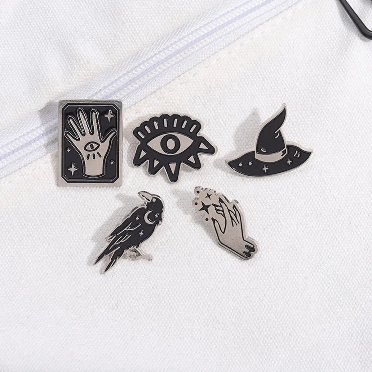 Cartoon Style Retro Cowboy Style Wizard'S Hat Devil'S Eye Alloy Stamping Stoving Varnish Plating Unisex Brooches