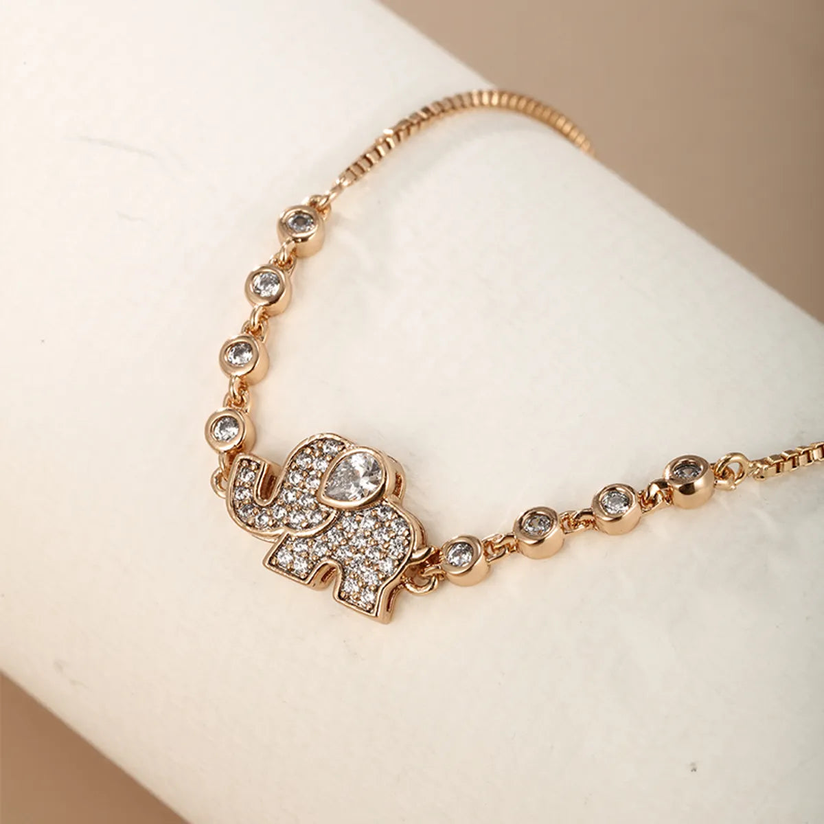 Cartoon Style Xuping Simple Style Elephant 18k Gold Plated Artificial Diamond Alloy Wholesale Bracelets