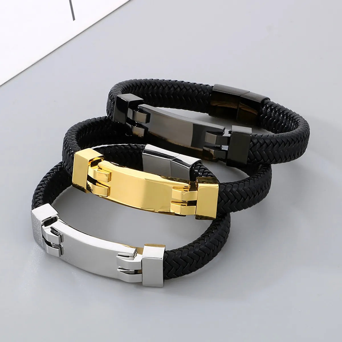 Casual Business Geometric 304 Stainless Steel Leather 18K Gold Plated Men'S Bangle