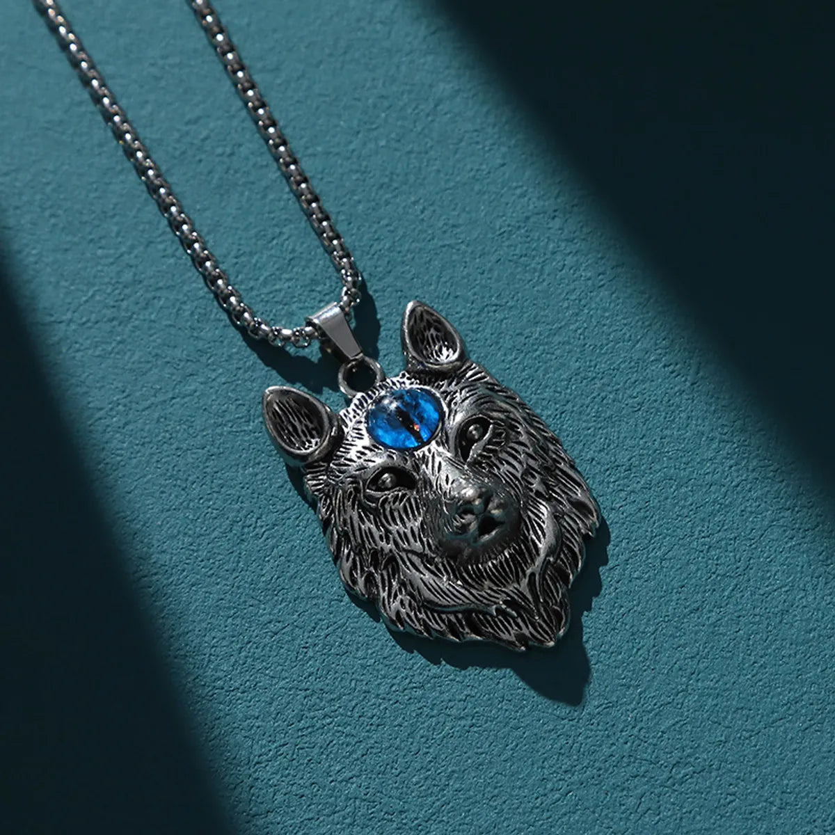 Casual Cool Style Animal Wolf Titanium Steel Plating Metal Inlay Beads Silver Plated Pendant Necklace