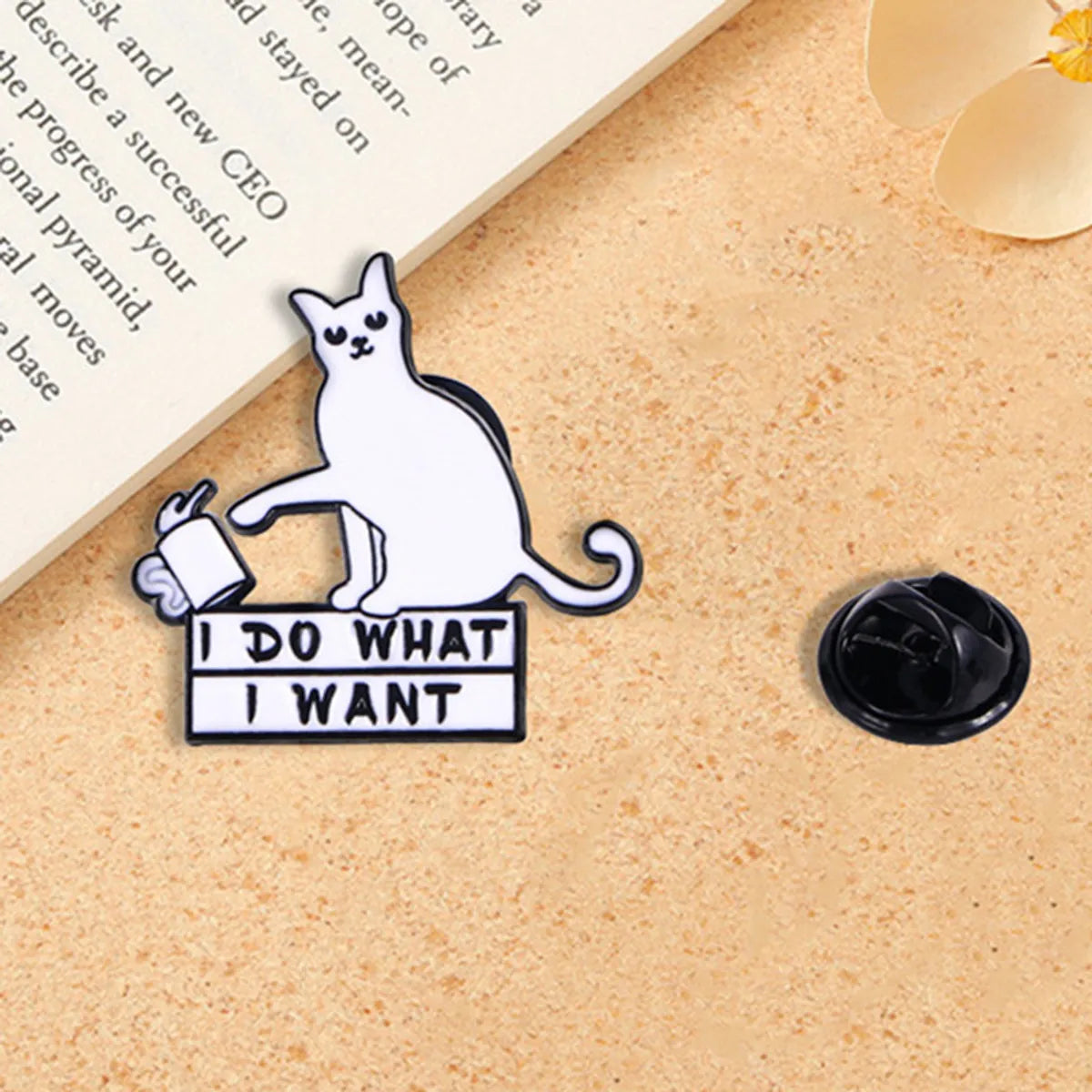 Casual Cute Funny Animal Cat Alloy Unisex Brooches