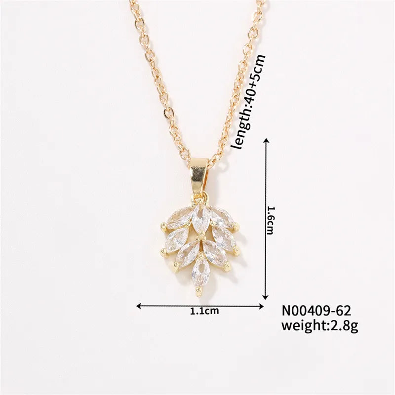 Wholesale Casual Cute Sweet Christmas Tree Heart Shape Snowflake 304 Stainless Steel Copper Plating Inlay K Gold Plated Zircon Pendant Necklace