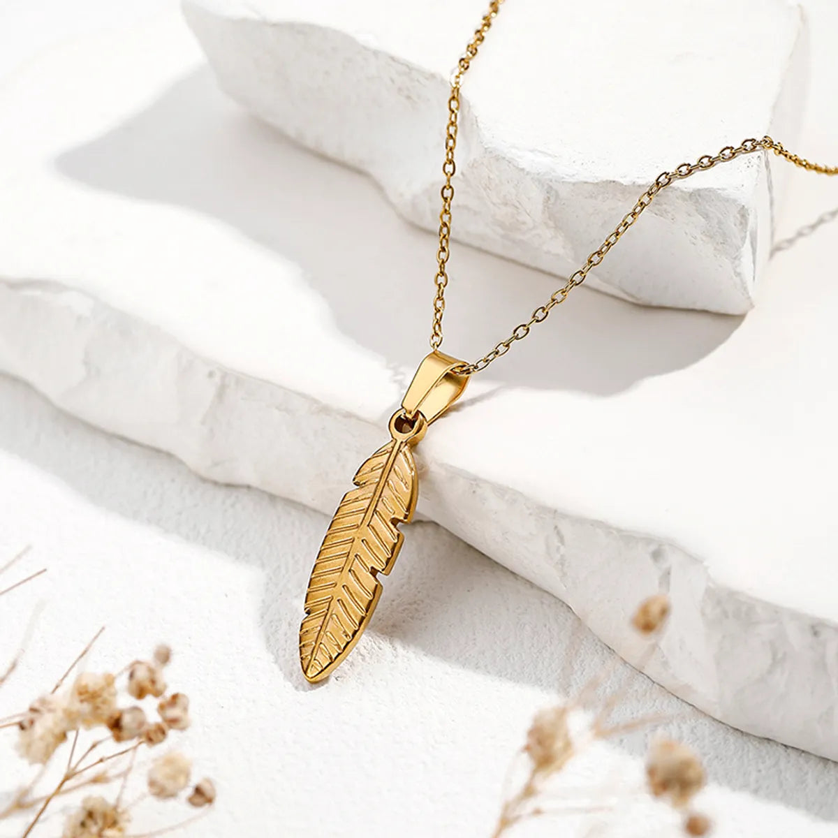 Casual Elegant Leaf Stainless Steel Pendant Necklace