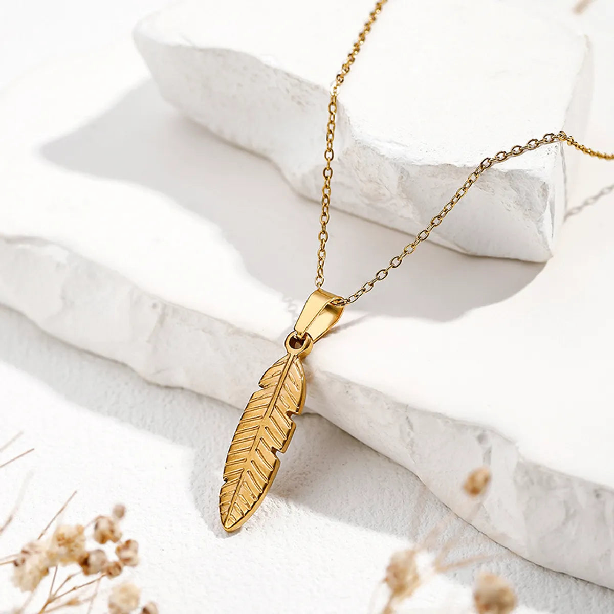 Casual Elegant Leaf Stainless Steel Pendant Necklace