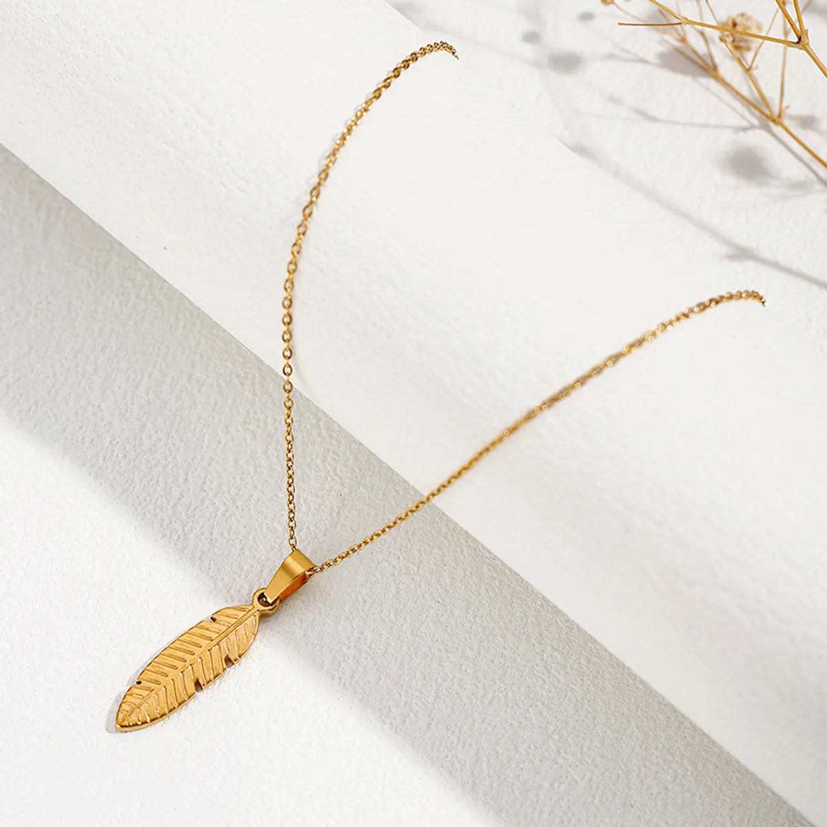 Casual Elegant Leaf Stainless Steel Pendant Necklace