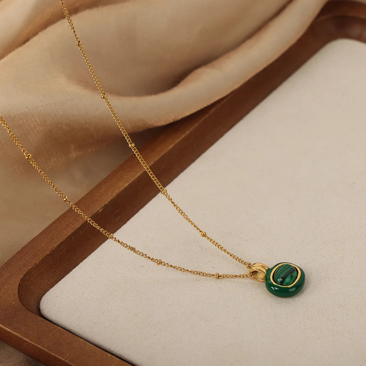 Casual Elegant Simple Style Color Block Malachite Shell Titanium Steel Plating Inlay Malachite Shell 18k Gold Plated Women's Pendant Necklace