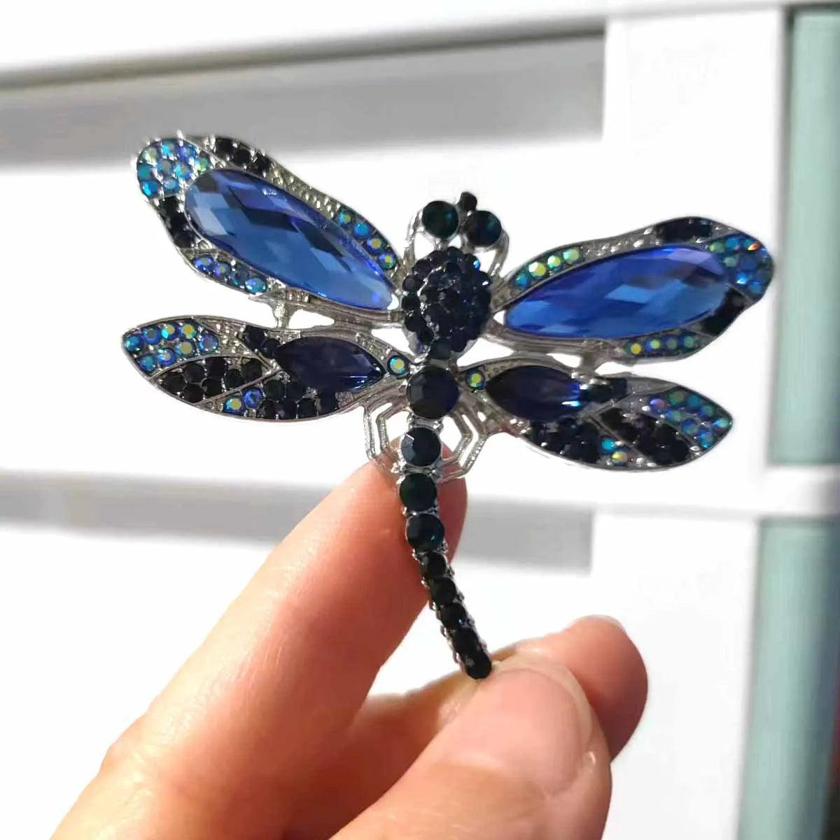 Casual Elegant Sports Dragonfly Alloy Inlay Artificial Rhinestones Glass Stone Women'S Scarf Ring Brooches 1 Piece