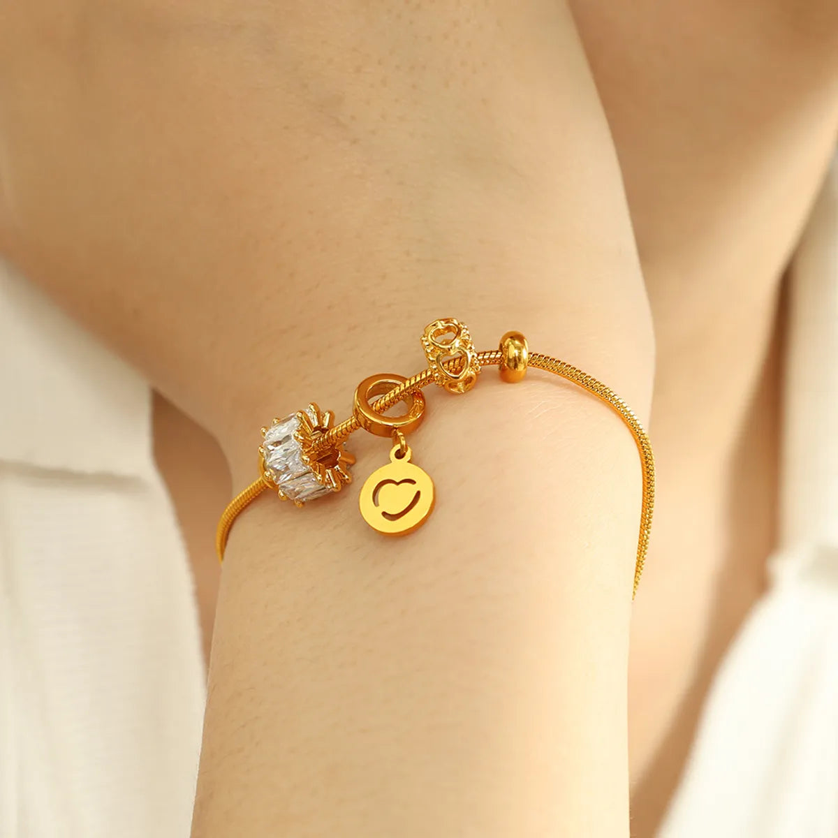 Casual Elegant Sweet Heart Shape 304 Stainless Steel 18K Gold Plated Zircon Bracelets In Bulk