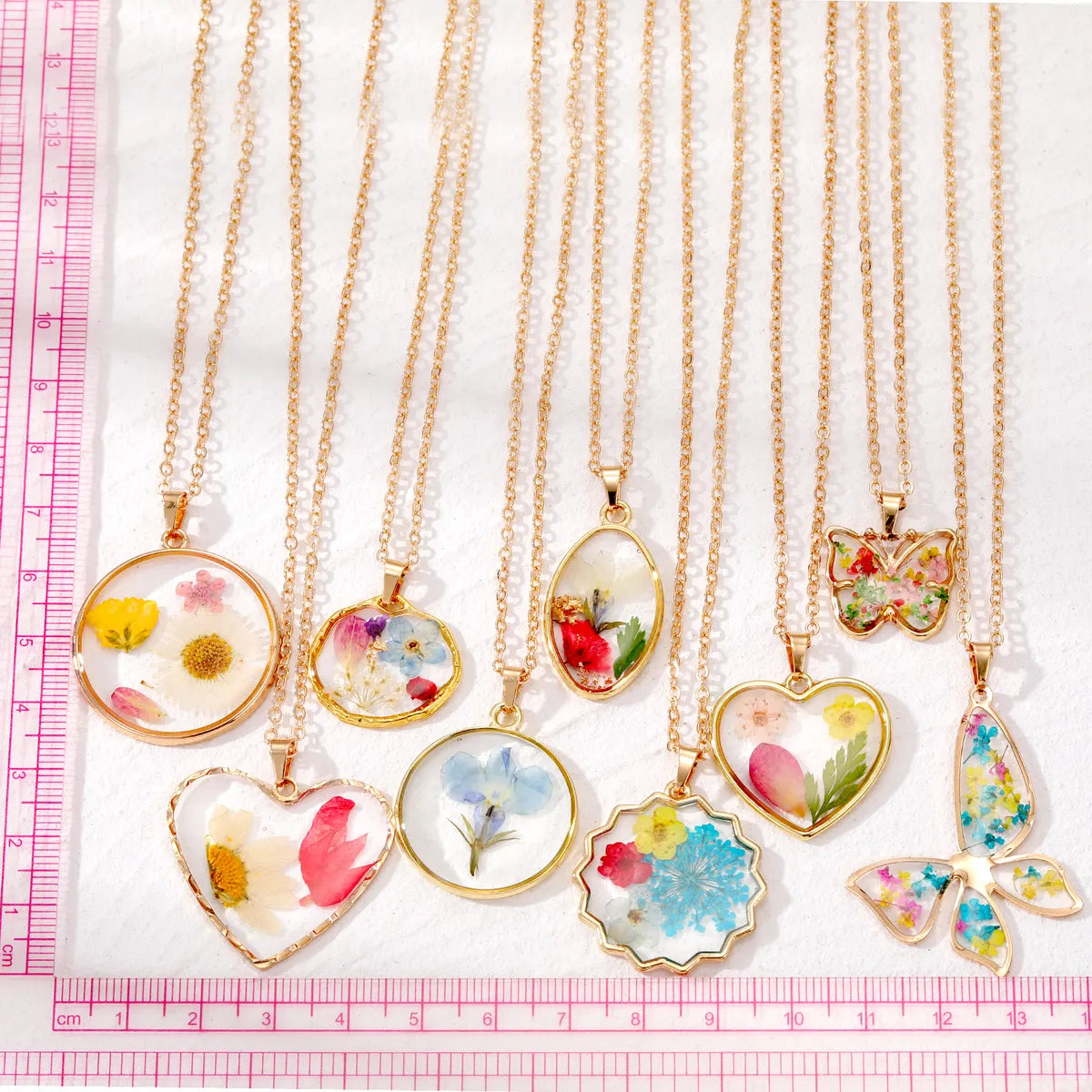 Casual Flower Petal Butterfly Alloy Resin Women's Pendant Necklace 1 Piece