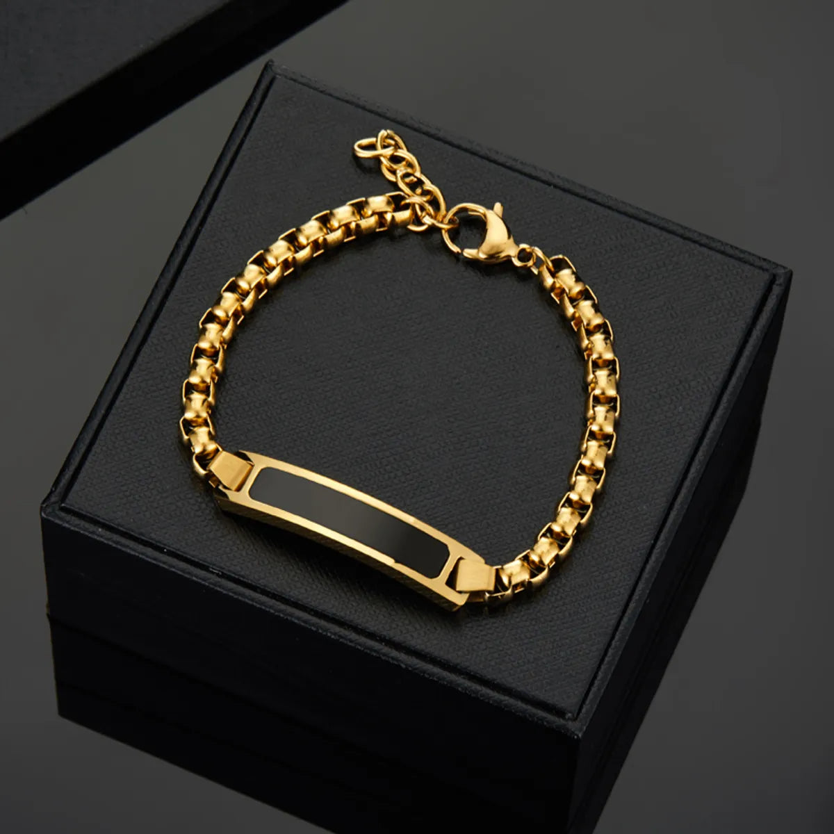 Casual Geometric 304 Stainless Steel Inlay Artificial Rhinestones 18K Gold Plated Women'S Bracelets