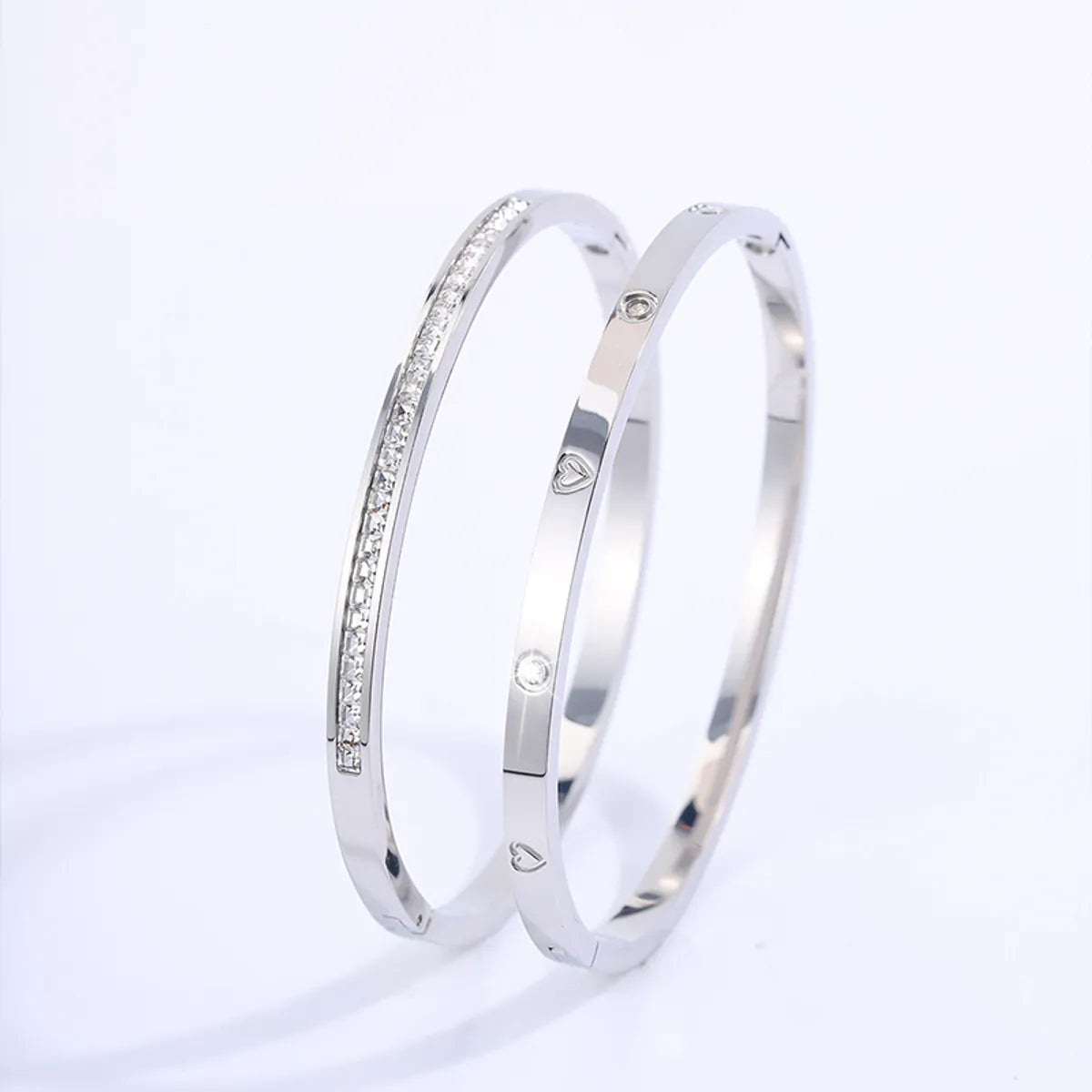 Casual Heart Shape Solid Color Titanium Steel Bangle In Bulk