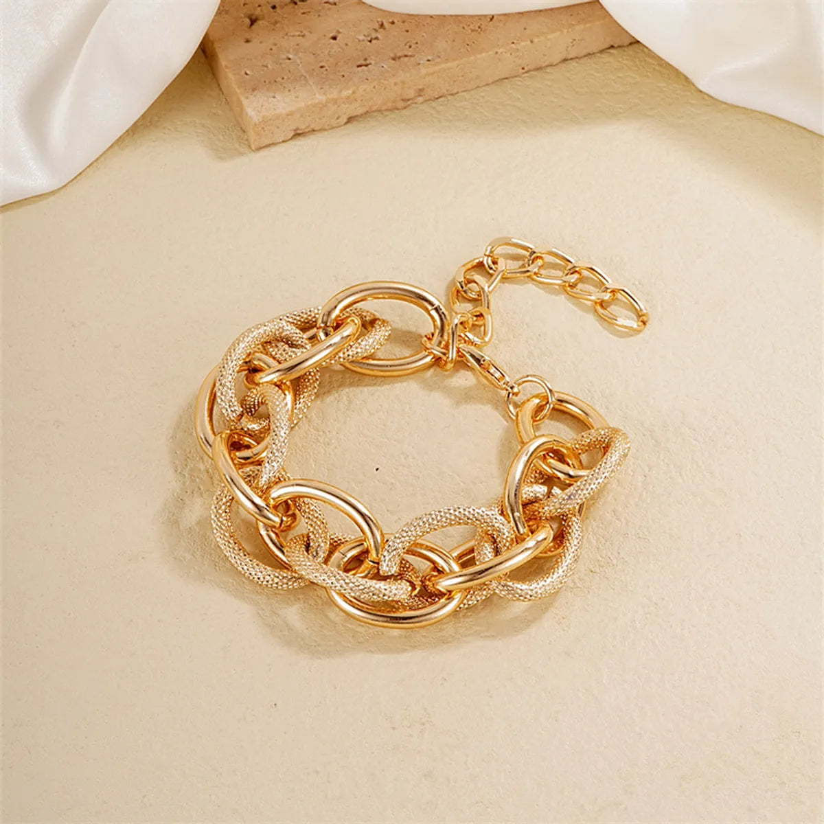 Casual Hip-hop Classic Style Circle Alloy Plating Gold Plated Silver Plated Women's Jewelry Set