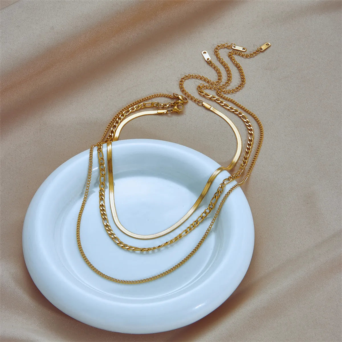 Casual Hip-hop Solid Color Titanium Steel Plating 18k Gold Plated Layered Necklaces