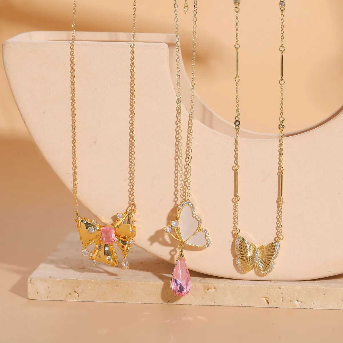 Casual Lady Butterfly Bow Knot Stainless Steel Copper 14k Gold Plated Shell Zircon Pendant Necklace In Bulk