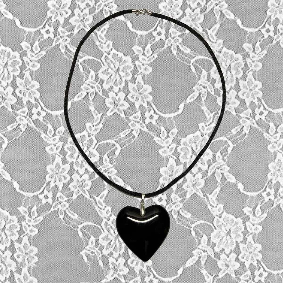 Casual Lady Heart Shape Glass Glass Women'S Pendant Necklace