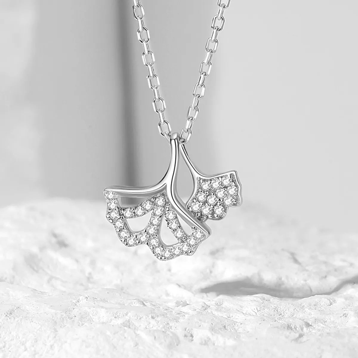 Casual Modern Style Ginkgo Leaf Fish Tail Sterling Silver Polishing Plating Inlay Zircon Pendant Necklace