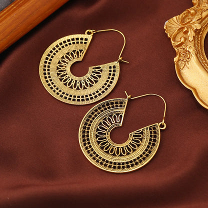 1 Pair Casual Retro C Shape Hollow Out Alloy Earrings