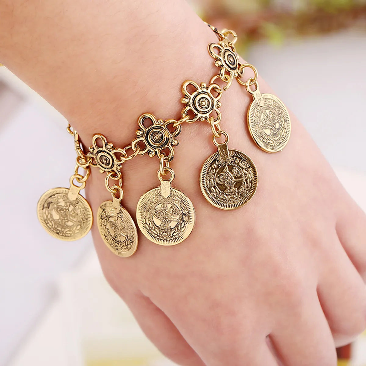 Casual Retro Coin Alloy Tassel Plating Women's Bracelets