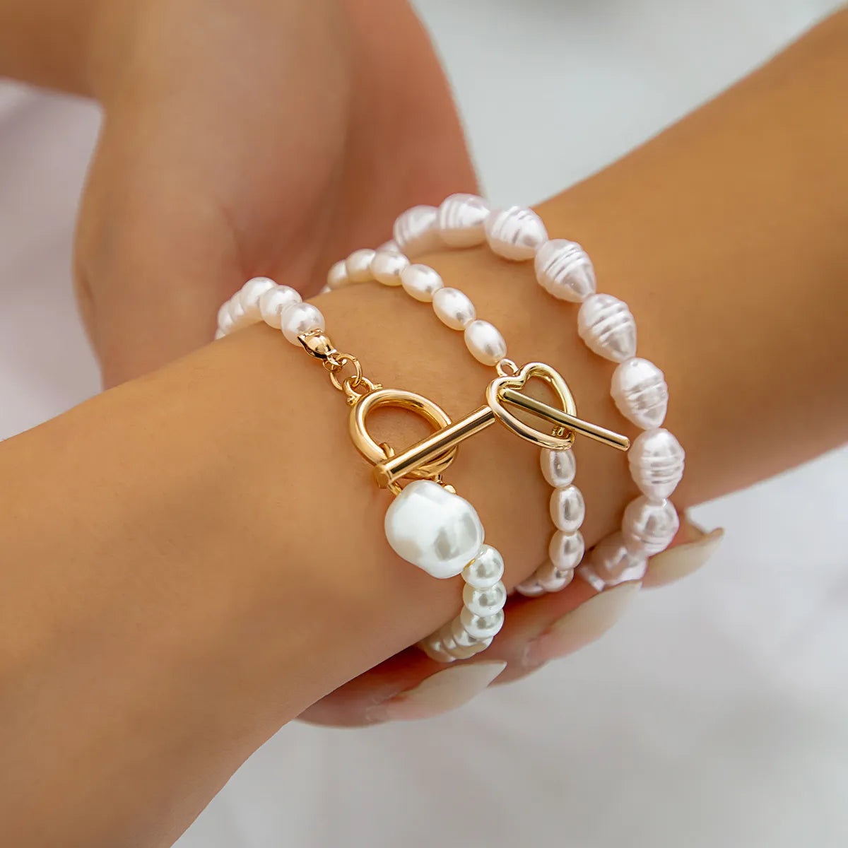 Casual Retro Commute Irregular Round Heart Shape Artificial Pearl Alloy Women's Bracelets Necklace