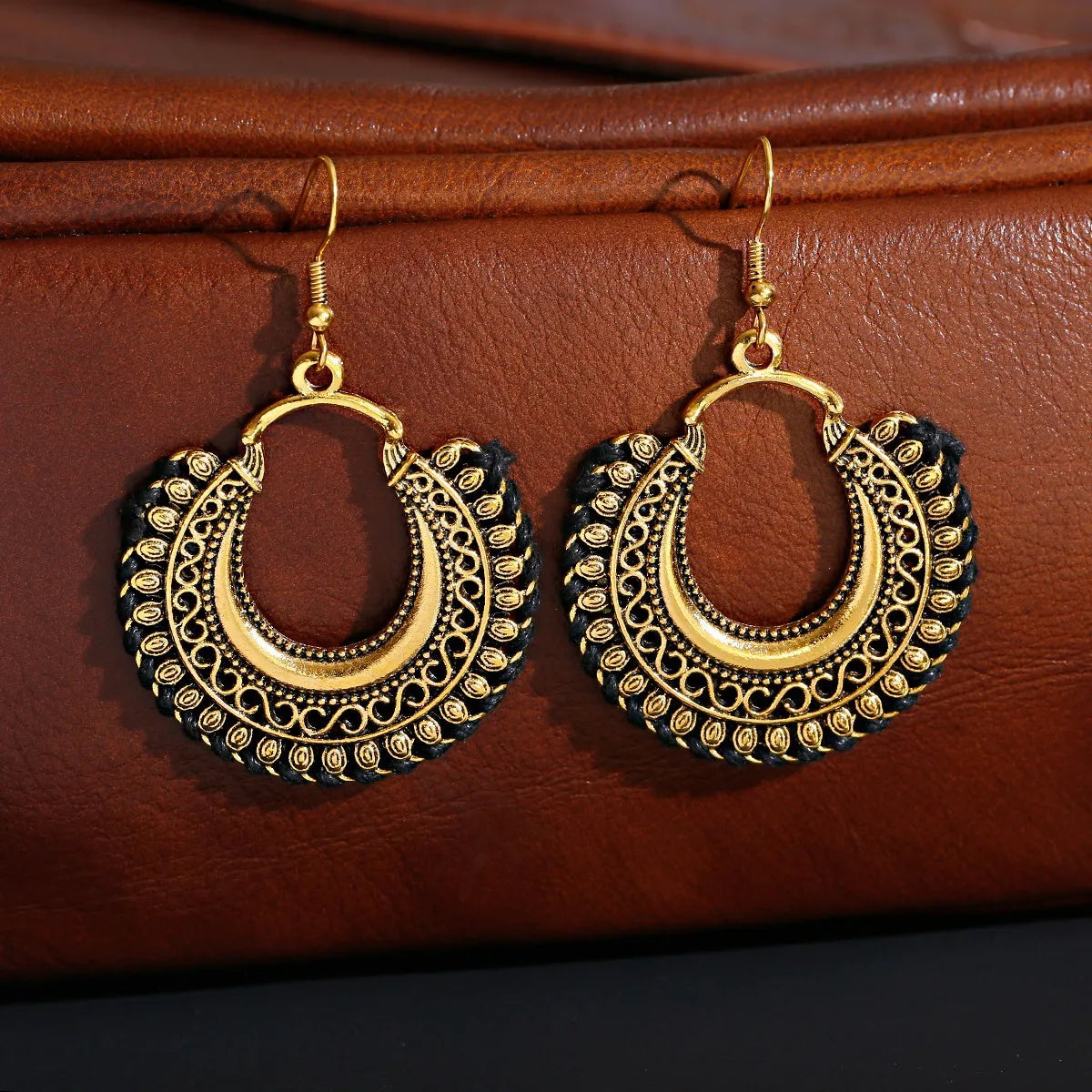 1 Pair Casual Retro Round Braid Hollow Out Alloy Drop Earrings