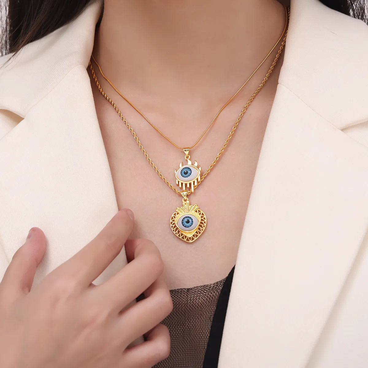 Casual Retro Round Heart Shape Eye 18K Gold Plated Rhinestones Shell Titanium Steel Wholesale Pendant Necklace