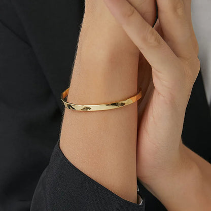 Casual Simple Style C Shape Copper 18k Gold Plated Cuff Bracelets In Bulk